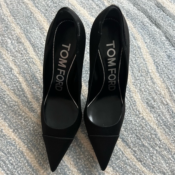 New Tom Ford Black Swarovski Pumps in Size US 8/38 (EU) - Picture 6 of 17